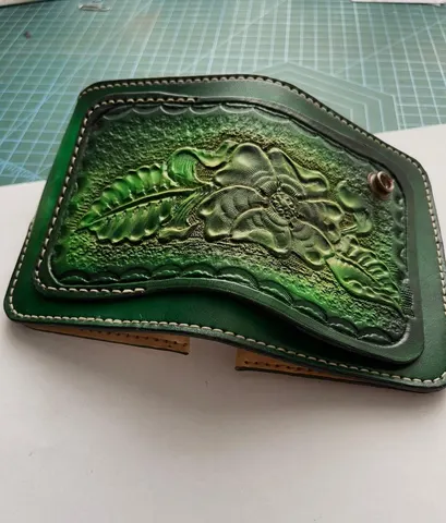 Tooled bifold wallet